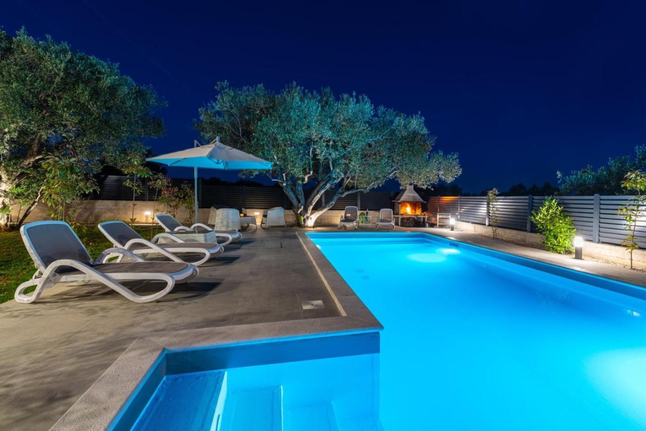 Crowonder Sun Dance Apartments With Heated Swimming Pool Seaview And Garden สเวติ ฟิลลิปปี ยาคอฟ ภายนอก รูปภาพ